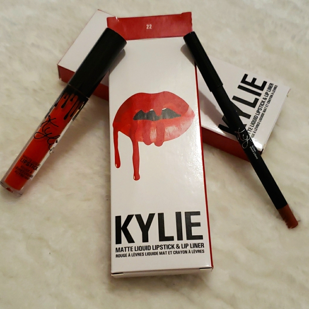 Kylie Jenner Lip Kit 22 Red